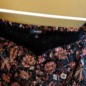 Women’s Cropped Blouse with Sweat-heart Cut